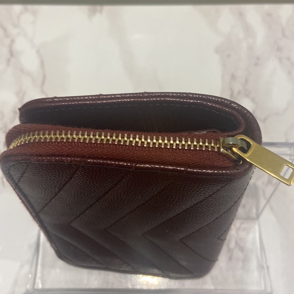 🇫🇷YSL CASSANDRE MATELESSE’ OXBLOOD ZIP WALLET - Picture 4 of 14